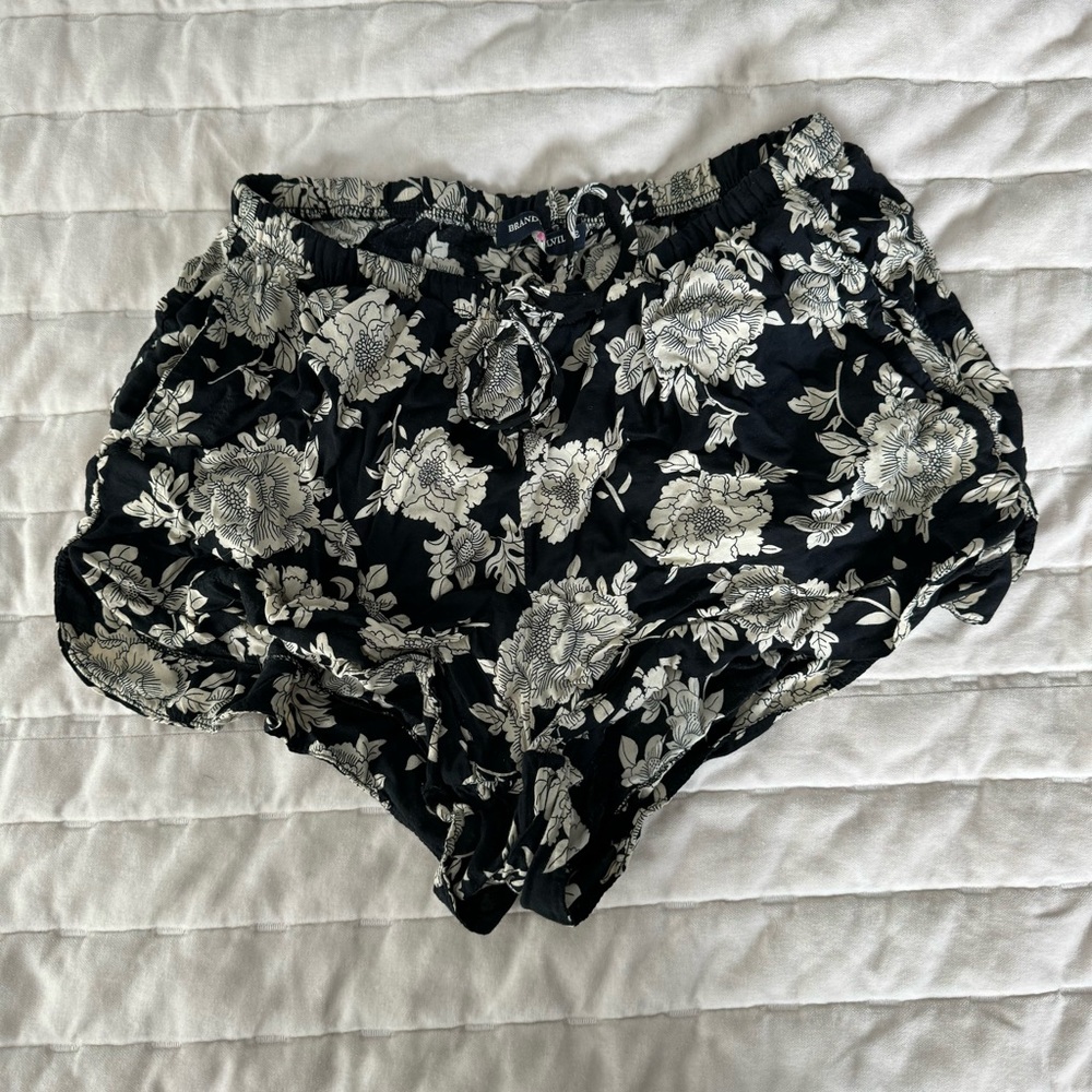 OS Brandy Melville Floral Shorts Black/Cream - Great Condition!